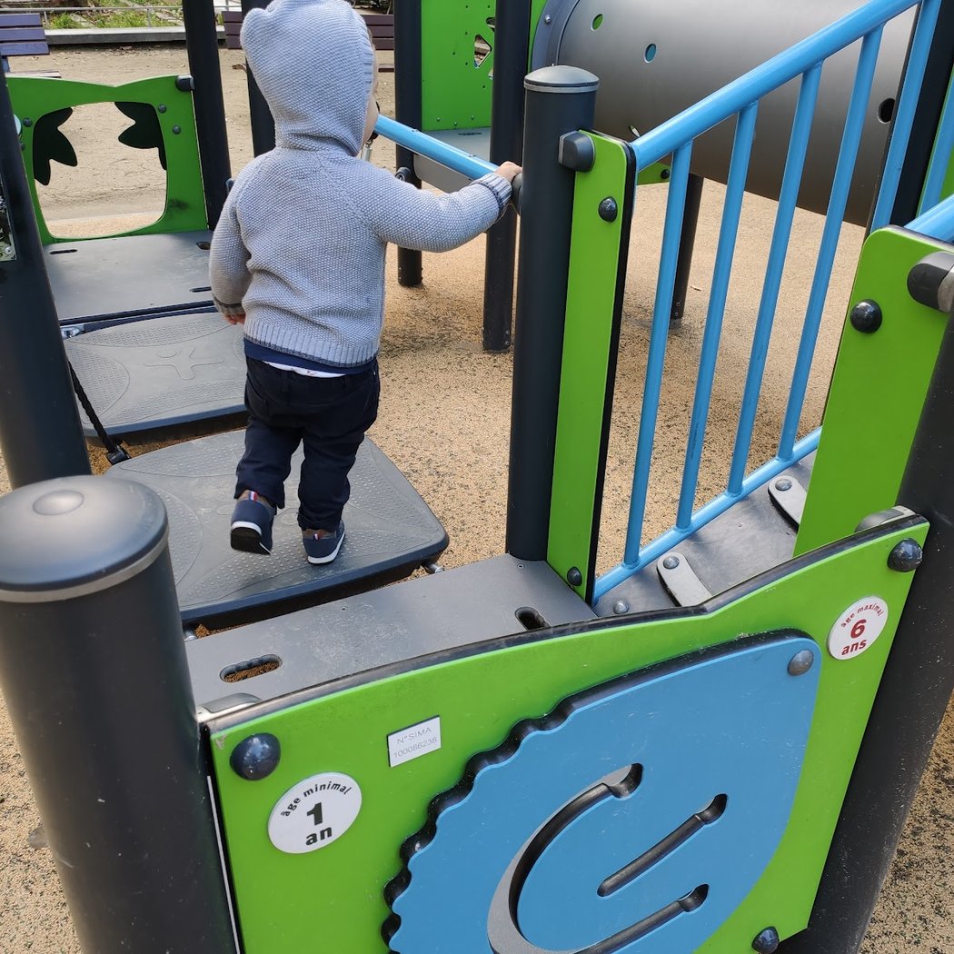 Aire de jeux pour enfants 1